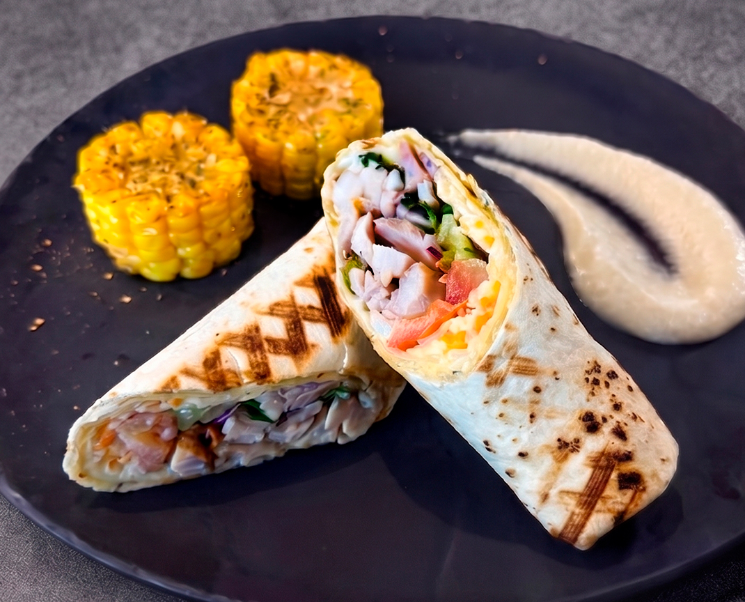 Куриный кебаб с кукурузой гриль
