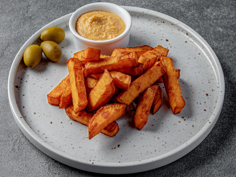 Батат фри с хумусом