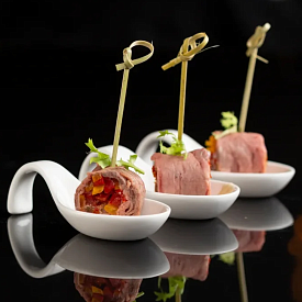 Канапе с ростбифом и овощами (10 шт.)