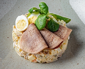 Оливье с языком