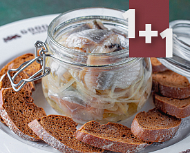Сельдь со ржаными гренками
